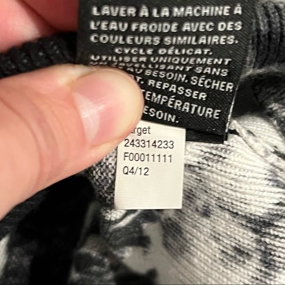 Prabal Gurung Meet The Parents Black & White Floral Print V Neck Button Cardigan - Picture 8 of 8